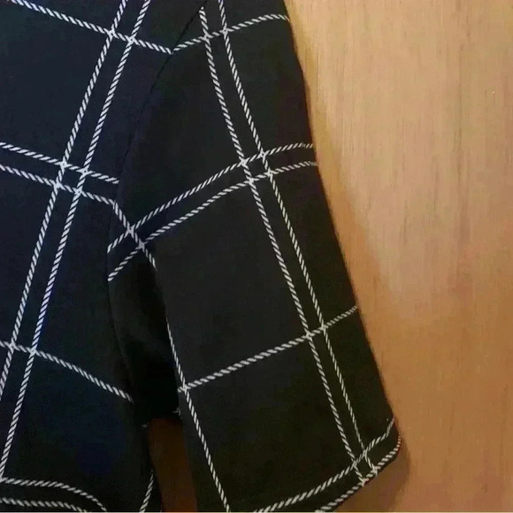 LuluaRoe Black Plaid Women Top Short Sleeve Casual Size Extra Small - Picture 8 of 16